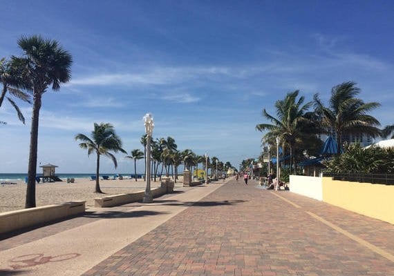 florida-vacation-beaches-hollywood-beach-boardwalk
